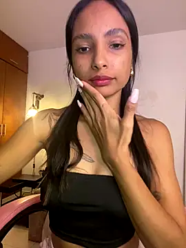 Snapshot of AnnitaSerna_ chatting on November 4, 2025, 2:10 pm AnnitaSerna online show from November 4, 2025, 2:10 pm