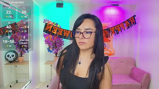 Snapshot of Tiara_rr chatting on November 3, 2025, 7:39 pm Tiara rr online show from November 3, 2025, 7:39 pm