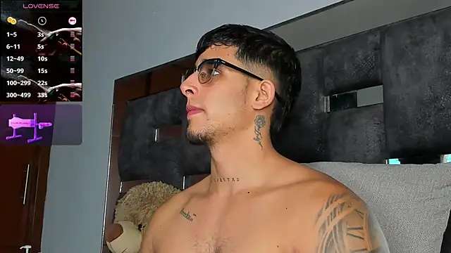 Snapshot of iamcamiloo_ chatting on October 23, 2025, 4:55 am iamcamiloo online show from October 23, 2025, 4:55 am