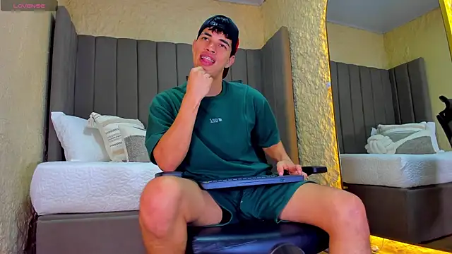 Benjamin More online show from November 11, 2025, 12:05 am