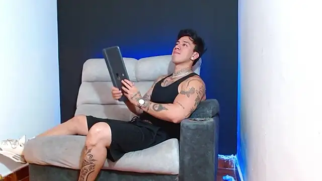 JUSTIN FULLER1 online show from January 8, 2026, 2:50 am