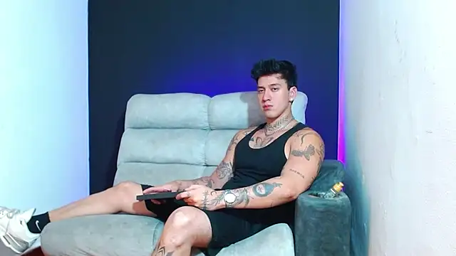 JUSTIN FULLER1 online show from February 2, 2026, 2:32 am