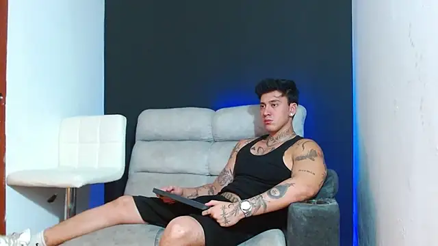 JUSTIN FULLER1 online show from February 26, 2026, 10:32 pm