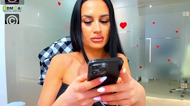 Queenrafaella online show from March 6, 2026, 1:17 pm