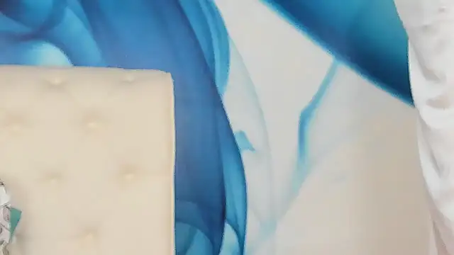 SkinnyDolly online show from April 19, 2026, 2:12 am