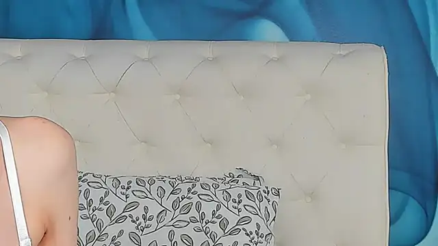 SkinnyDolly online show from May 16, 2026, 2:32 am
