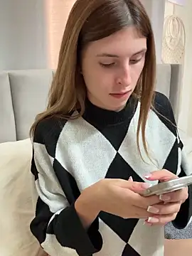 Snapshot of emma05 chatting on November 14, 2025, 7:12 am emma05 online show from November 14, 2025, 7:12 am