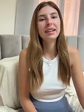 Snapshot of emma05 chatting on November 22, 2025, 7:29 am emma05 online show from November 22, 2025, 7:29 am