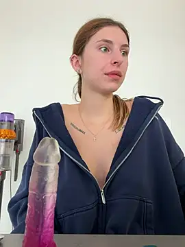 emma05 online show from February 10, 2026, 6:56 am