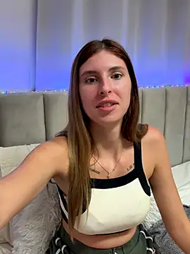 Snapshot of emma05 chatting on November 10, 2025, 6:02 pm emma05 online show from November 10, 2025, 6:02 pm