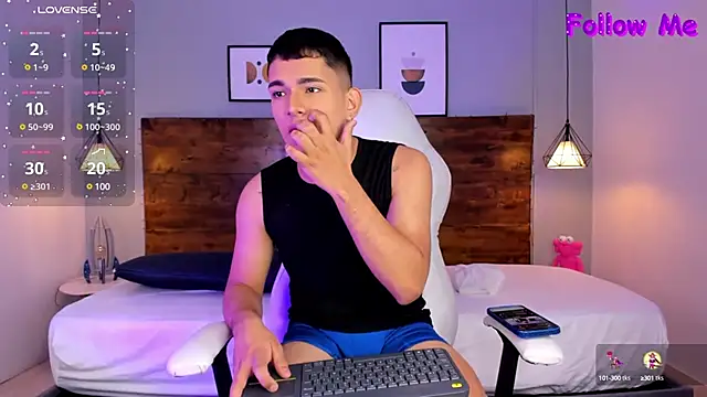 Snapshot of ander_deimond_ chatting on February 10, 2025, 4:25 pm ander deimond  online show from February 10, 2025, 4:25 pm