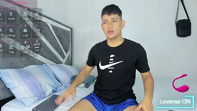 Snapshot of ander_deimond_ chatting on September 29, 2025, 3:06 pm ander deimond  online show from September 29, 2025, 3:06 pm