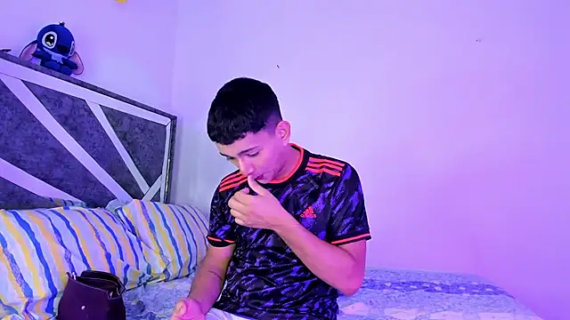 Snapshot of ander_deimond_ chatting on March 3, 2025, 5:31 pm ander deimond  online show from March 3, 2025, 5:31 pm