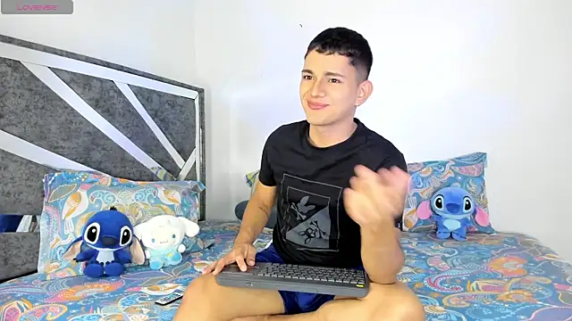 Snapshot of ander_deimond_ chatting on February 13, 2025, 5:05 am ander deimond  online show from February 13, 2025, 5:05 am