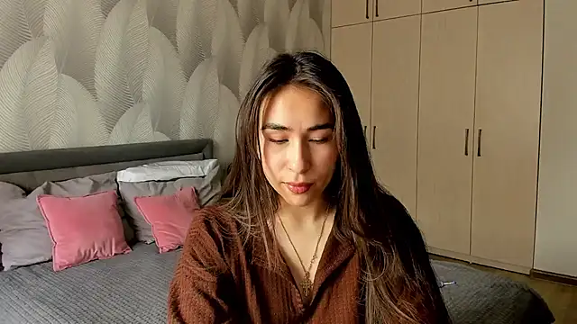 Bambiii bby online show from May 18, 2026, 3:39 am