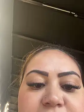 lariic online show from September 8, 2025, 6:18 pm