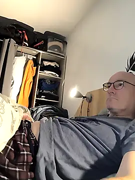 bogland33 online show from November 25, 2025, 12:44 am