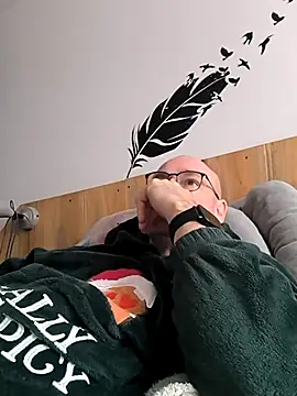 bogland33 online show from November 24, 2025, 12:38 pm