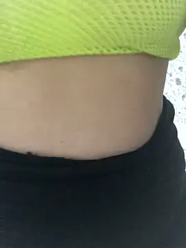 Snapshot of ahross chatting on November 24, 2025, 10:37 am ahross online show from November 24, 2025, 10:37 am