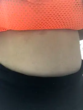 Snapshot of ahross chatting on December 16, 2025, 10:19 am ahross online show from December 16, 2025, 10:19 am