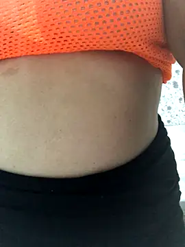 Snapshot of ahross chatting on November 4, 2025, 9:24 am ahross online show from November 4, 2025, 9:24 am