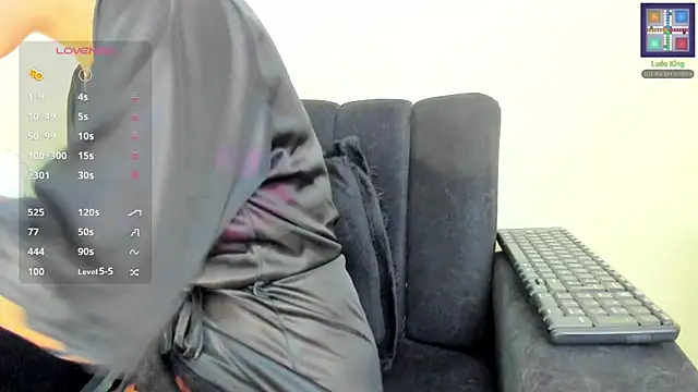 its  angelica  online show from January 12, 2026, 6:58 pm