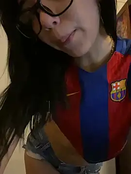 kittyprettybby online show from June 29, 2026, 7:24 pm