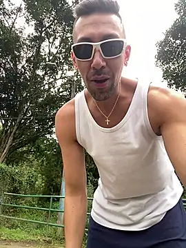 Snapshot of dantedesirexx chatting on February 25, 2026, 7:47 pm dantedesirexx online show from February 25, 2026, 7:47 pm