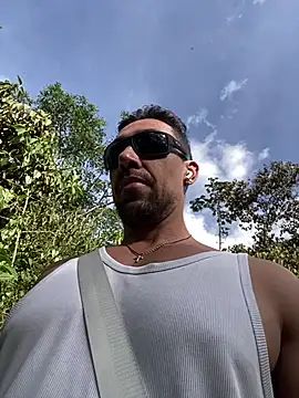 dantedesirexx online show from May 18, 2026, 8:35 pm