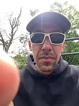 Snapshot of dantedesirexx chatting on February 8, 2026, 5:21 pm dantedesirexx online show from February 8, 2026, 5:21 pm