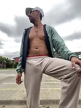 Snapshot of dantedesirexx chatting on February 27, 2025, 2:54 pm dantedesirexx online show from February 27, 2025, 2:54 pm