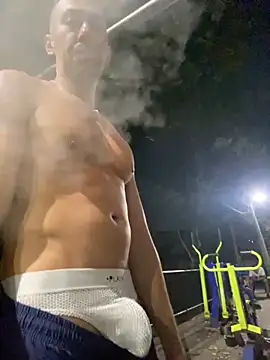 Snapshot of dantedesirexx chatting on March 13, 2025, 5:00 am dantedesirexx online show from March 13, 2025, 5:00 am