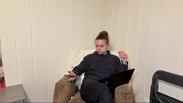 Snapshot of DaddydayDrinkzz chatting on January 11, 2026, 4:30 am DaddydayDrinkzz online show from January 11, 2026, 4:30 am