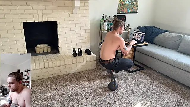 Snapshot of DaddydayDrinkzz chatting on December 4, 2024, 6:11 pm DaddydayDrinkzz online show from December 4, 2024, 6:11 pm