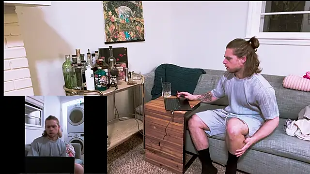 Snapshot of DaddydayDrinkzz chatting on January 28, 2025, 5:43 am DaddydayDrinkzz online show from January 28, 2025, 5:43 am