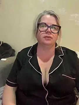 curvy-Ruby-Uk online show from January 12, 2025, 5:34 am