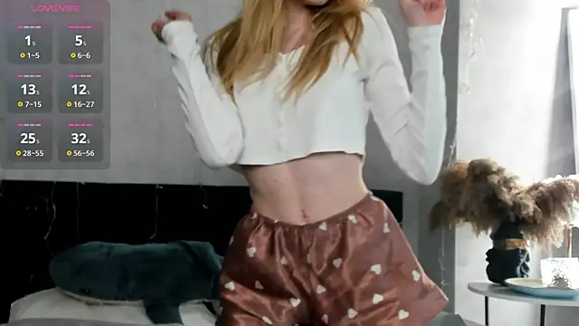 Snapshot of Esme_Runn chatting on March 31, 2026, 3:08 am Esme Runn online show from March 31, 2026, 3:08 am