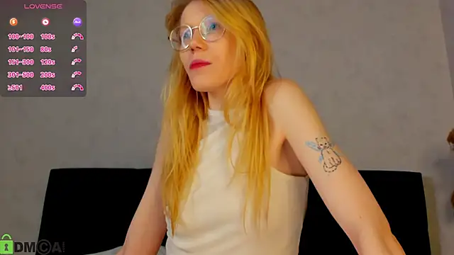 Snapshot of Esme_Runn chatting on May 14, 2026, 3:14 am Esme Runn online show from May 14, 2026, 3:14 am