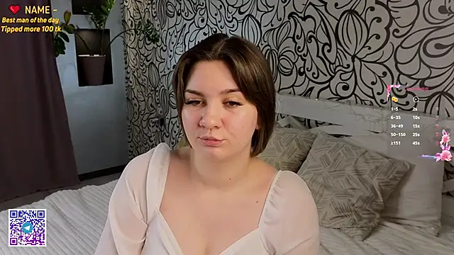 ZaraCrumpton online show from January 14, 2025, 11:10 am