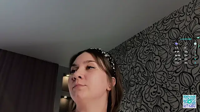 ZaraCrumpton online show from February 10, 2025, 2:05 pm