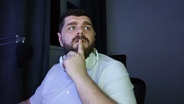 Snapshot of KingMarti chatting on November 25, 2025, 5:24 pm KingMarti online show from November 25, 2025, 5:24 pm