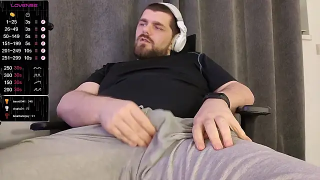 Snapshot of KingMarti chatting on February 1, 2026, 2:15 pm KingMarti online show from February 1, 2026, 2:15 pm