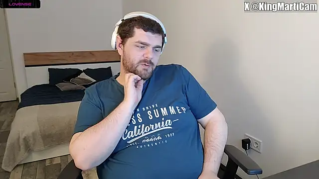 Snapshot of KingMarti chatting on March 21, 2026, 9:40 pm KingMarti online show from March 21, 2026, 9:40 pm