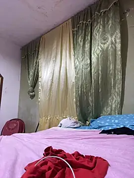 Evabigass online show from October 25, 2025, 8:31 pm