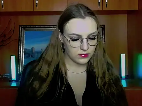 Snapshot of _AlMamiyy_ chatting on December 3, 2025, 1:21 pm AlMamiyy online show from December 3, 2025, 1:21 pm