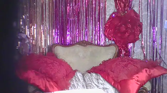 Snapshot of Izabella_gold chatting on March 2, 2025, 4:50 am Izabella gold online show from March 2, 2025, 4:50 am