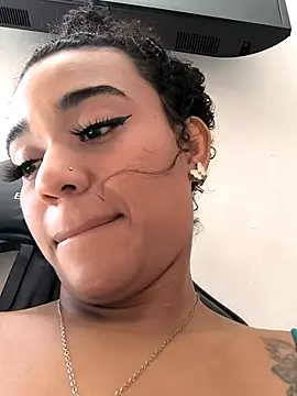 evafoxs online show from November 26, 2025, 4:07 pm