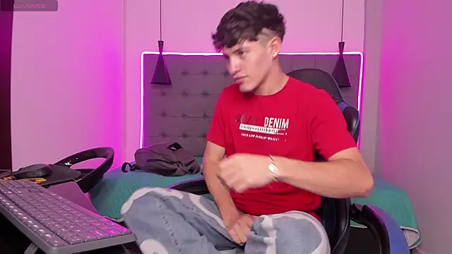 AlejooTwink online show from April 20, 2026, 4:19 pm