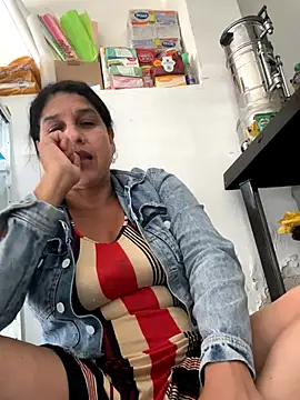 Snapshot of siri_duque chatting on December 1, 2025, 1:56 pm siri duque online show from December 1, 2025, 1:56 pm