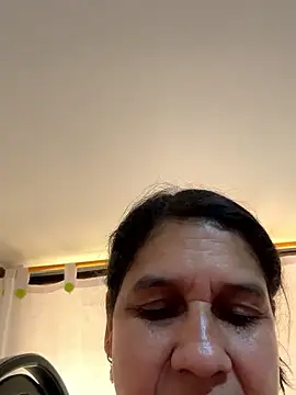 Snapshot of siri_duque chatting on November 3, 2025, 3:37 pm siri duque online show from November 3, 2025, 3:37 pm